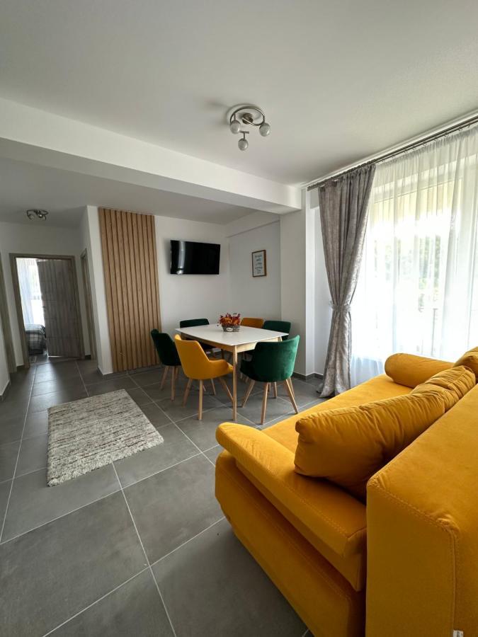 Apartamente Arinis Gura Humorului Ngoại thất bức ảnh