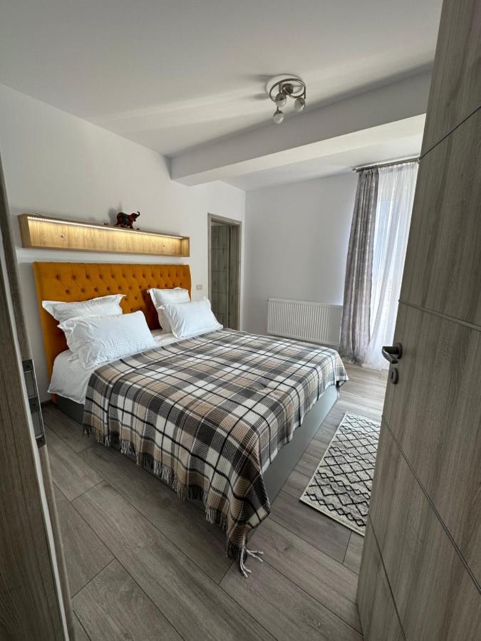 Apartamente Arinis Gura Humorului Ngoại thất bức ảnh