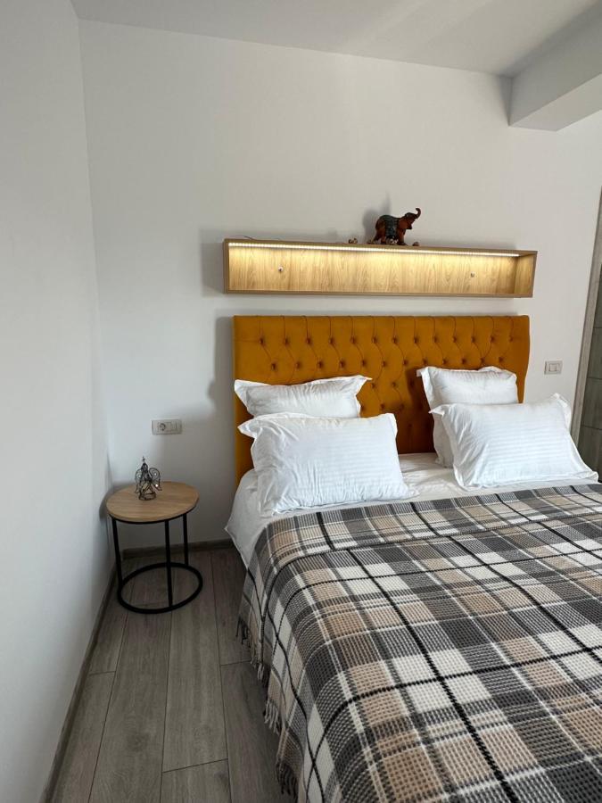 Apartamente Arinis Gura Humorului Ngoại thất bức ảnh