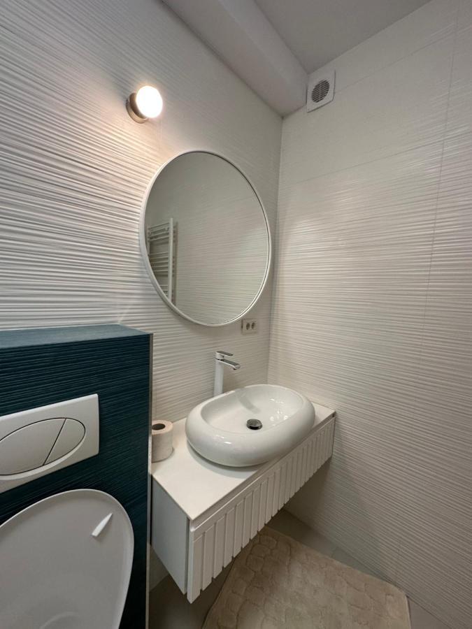 Apartamente Arinis Gura Humorului Ngoại thất bức ảnh