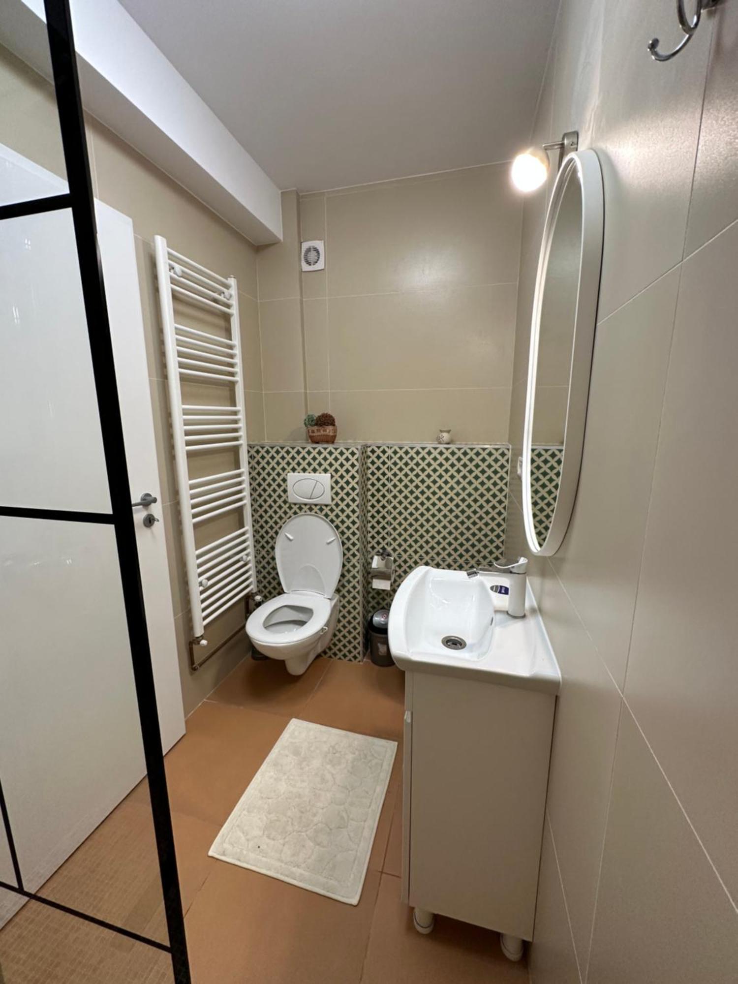 Apartamente Arinis Gura Humorului Ngoại thất bức ảnh